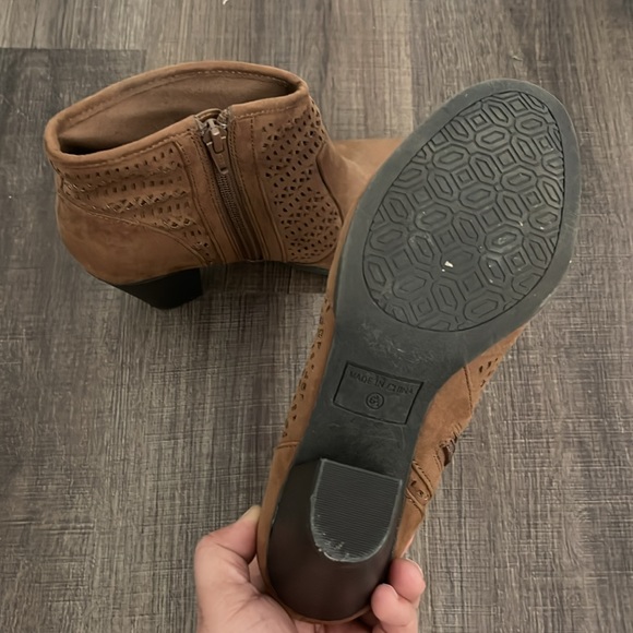 Cognac brown Ankle boots size 6.5 - Picture 3 of 3